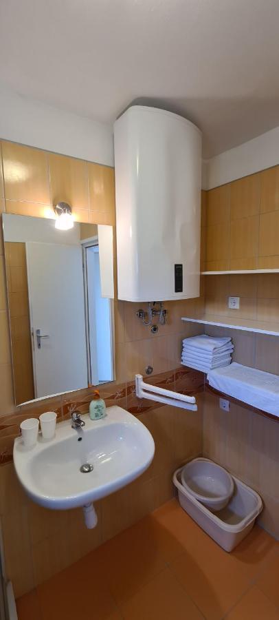 Apartmani Cesar Rtina Exterior photo