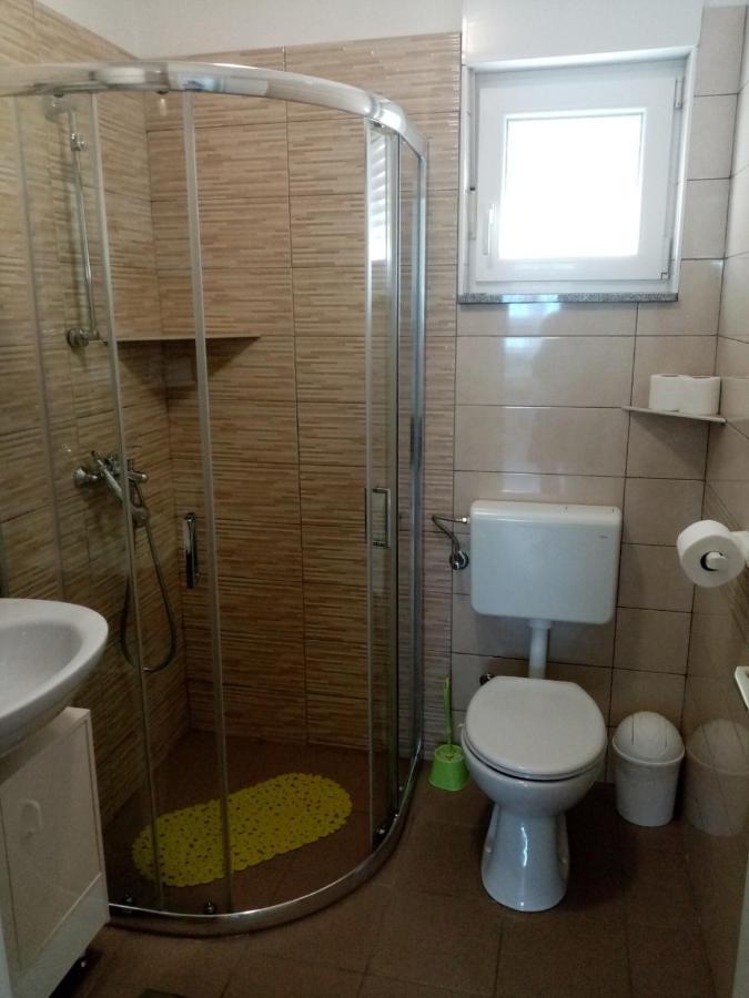 Apartmani Cesar Rtina Exterior photo