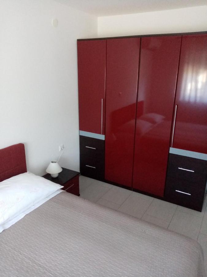 Apartmani Cesar Rtina Exterior photo