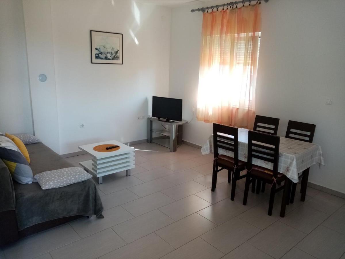 Apartmani Cesar Rtina Exterior photo